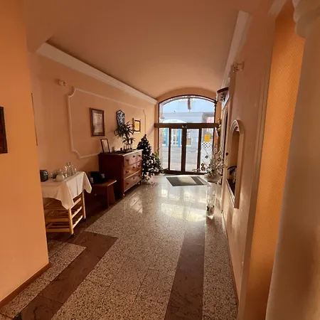 Wagner Vendegudvar Panzio 3* 솜버트헤이