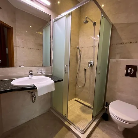 Wagner Vendegudvar Panzio 3* ソンバトヘイ