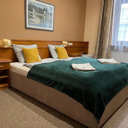 Wagner Vendegudvar Panzio 3* سزومباثيلي