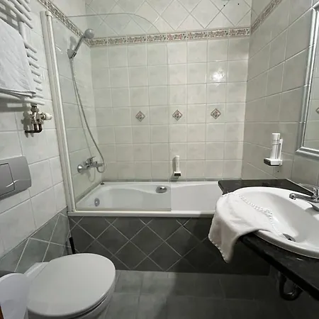 Wagner Vendegudvar Panzio 3*