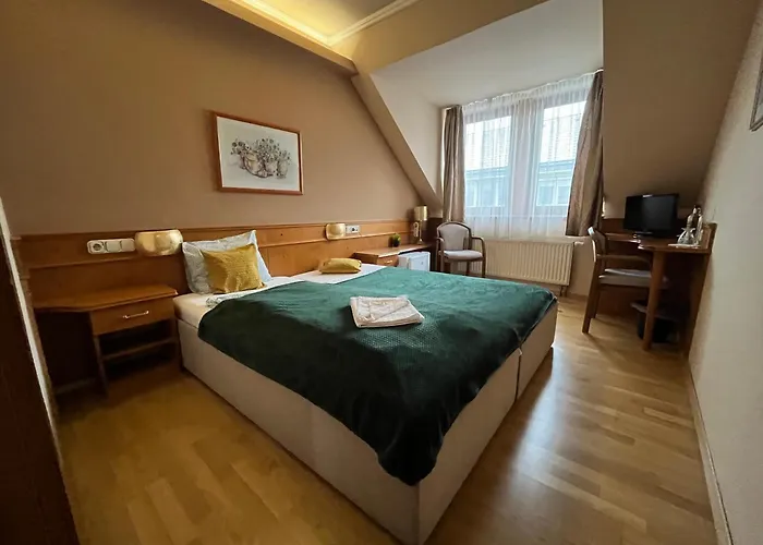 Wagner Vendegudvar Panzio 3* Szombathely